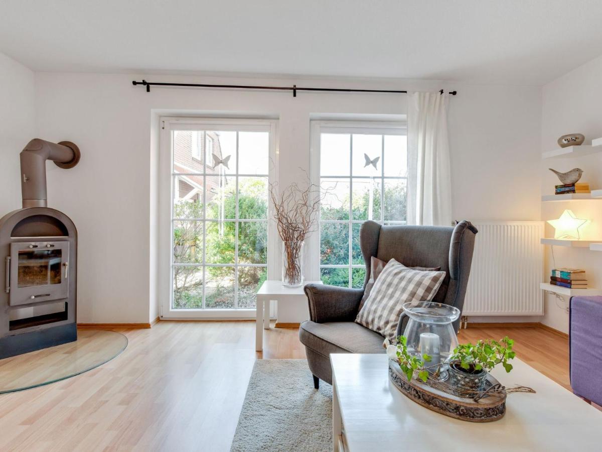 Enticing Holiday Home In Oldenburg With Garden Near Sea Dannau ภายนอก รูปภาพ