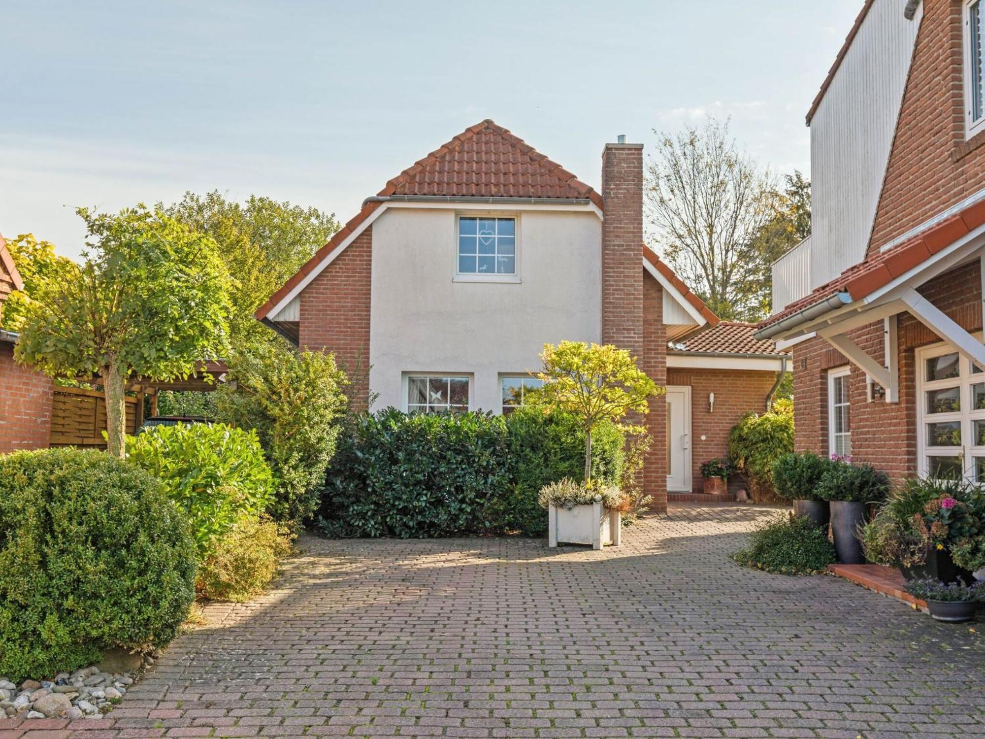 Enticing Holiday Home In Oldenburg With Garden Near Sea Dannau ภายนอก รูปภาพ