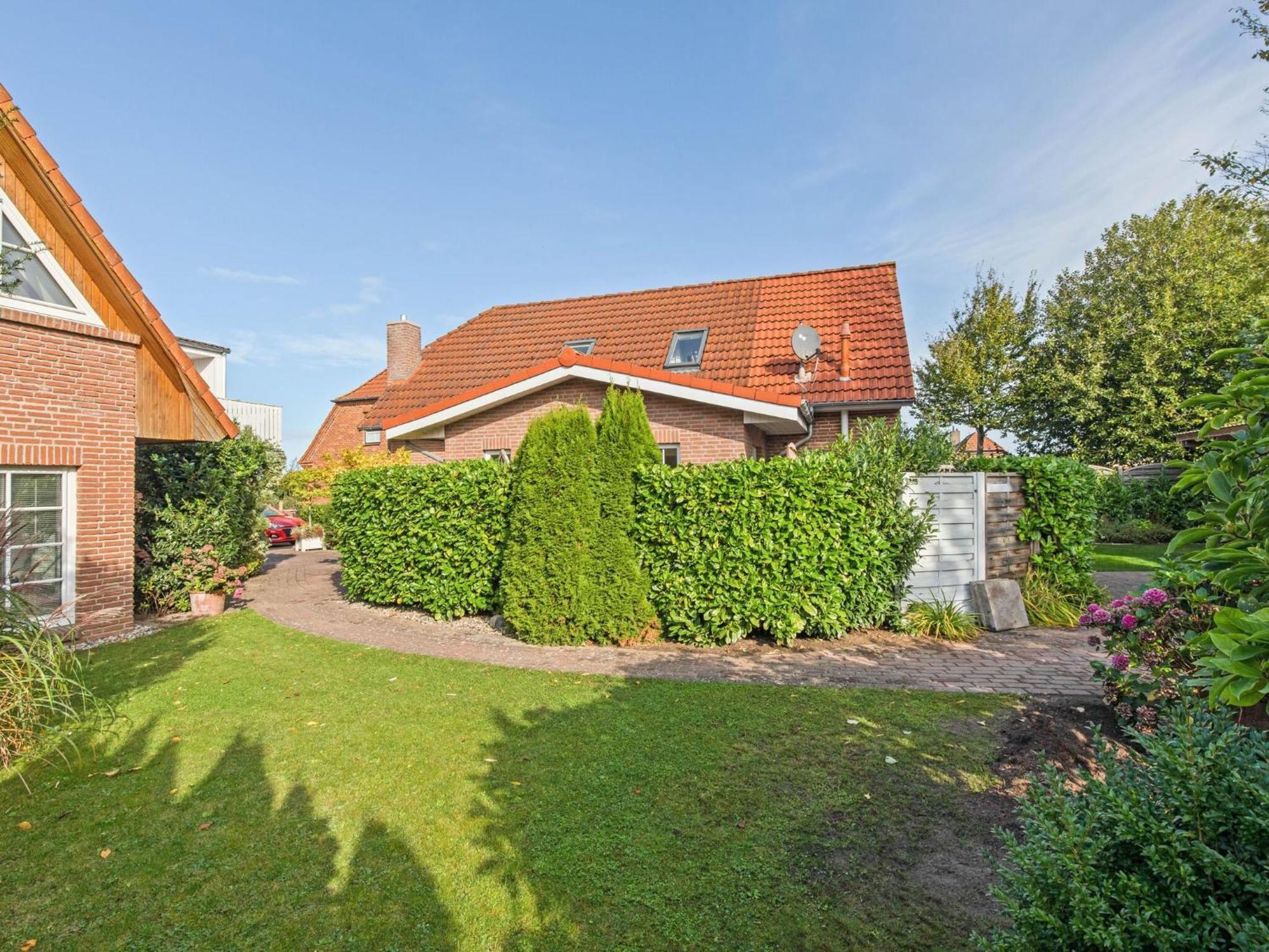 Enticing Holiday Home In Oldenburg With Garden Near Sea Dannau ภายนอก รูปภาพ