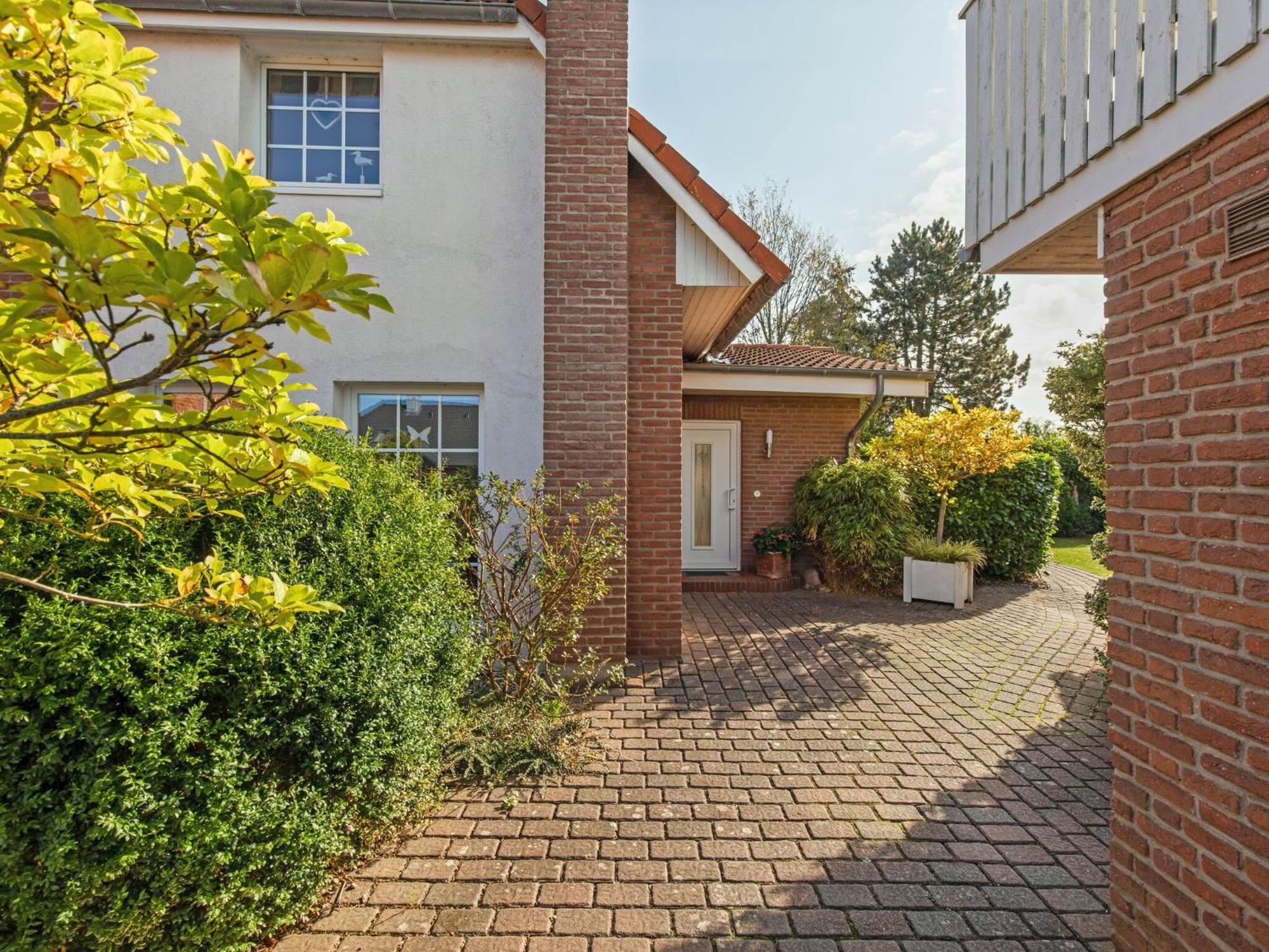Enticing Holiday Home In Oldenburg With Garden Near Sea Dannau ภายนอก รูปภาพ