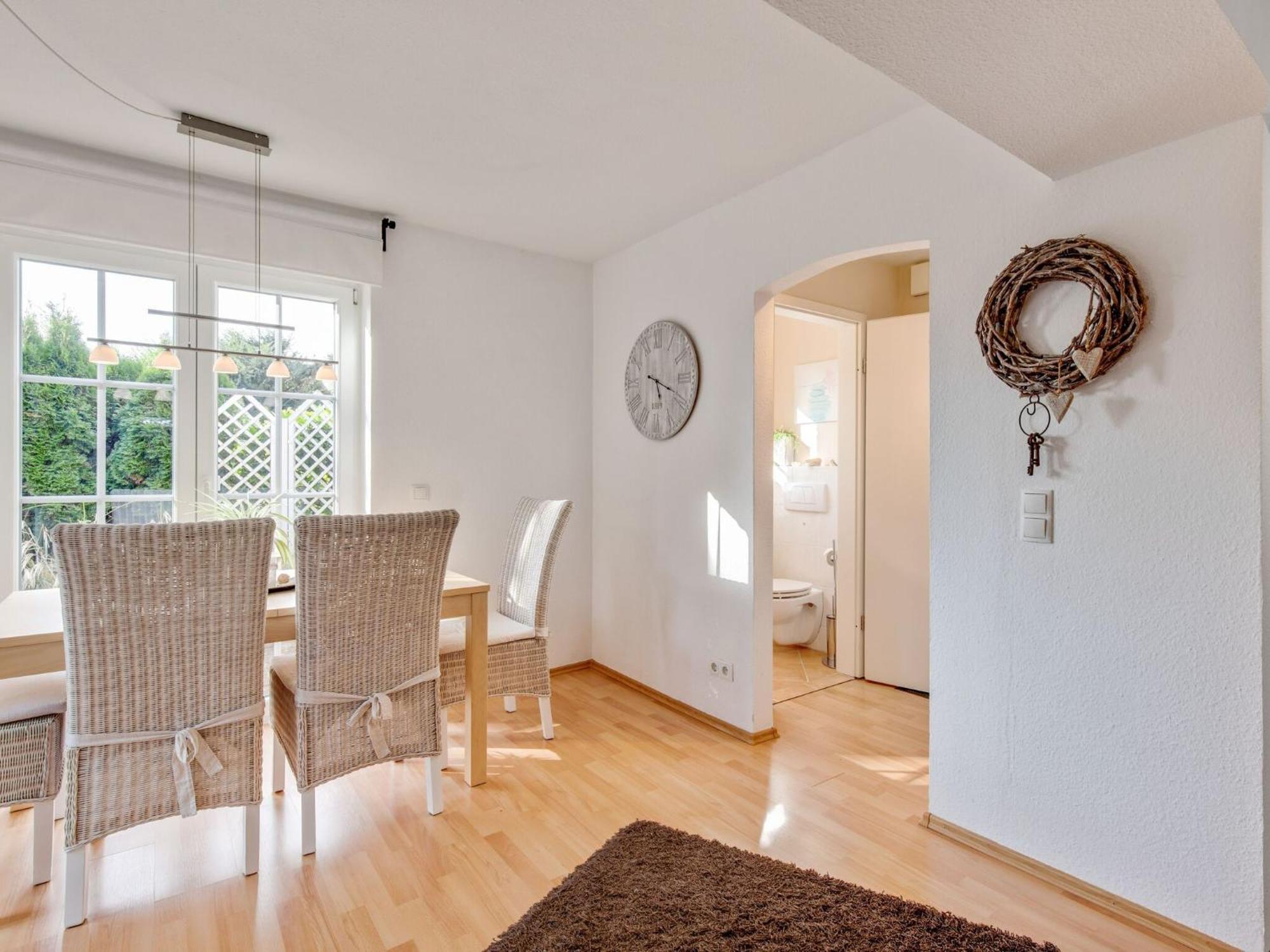 Enticing Holiday Home In Oldenburg With Garden Near Sea Dannau ภายนอก รูปภาพ