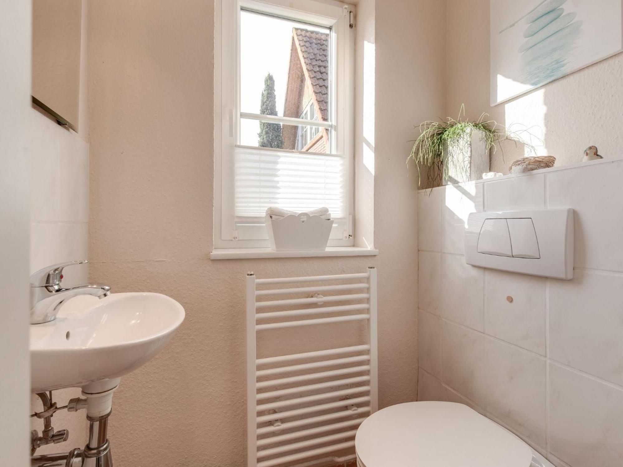 Enticing Holiday Home In Oldenburg With Garden Near Sea Dannau ภายนอก รูปภาพ
