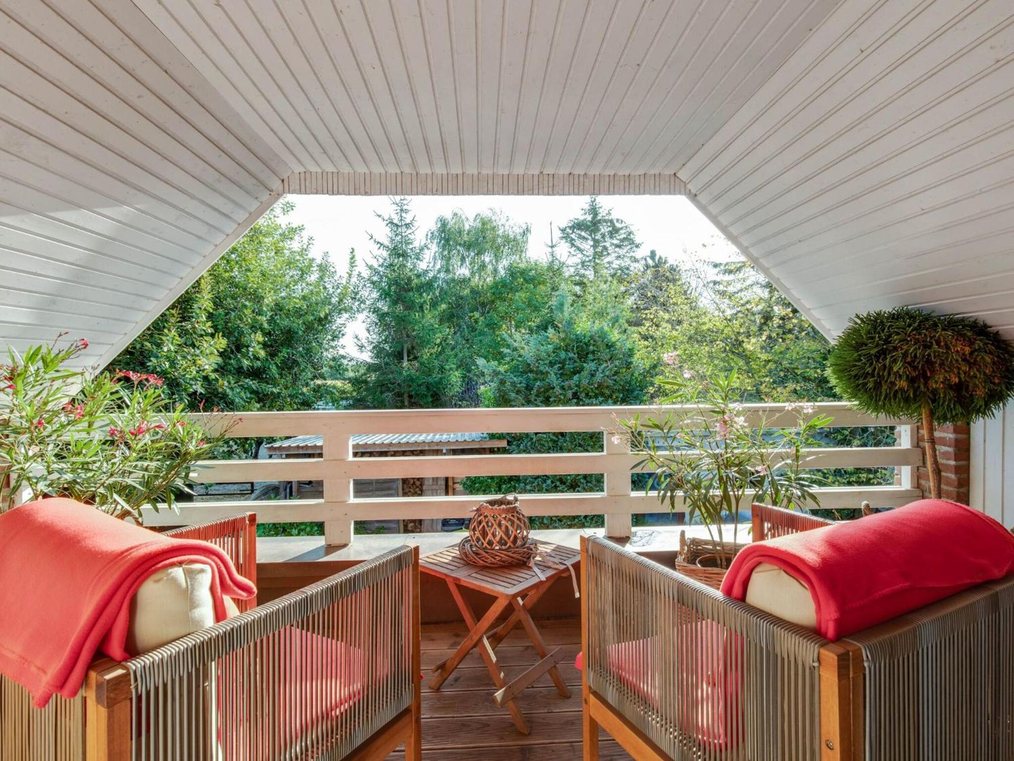 Enticing Holiday Home In Oldenburg With Garden Near Sea Dannau ภายนอก รูปภาพ