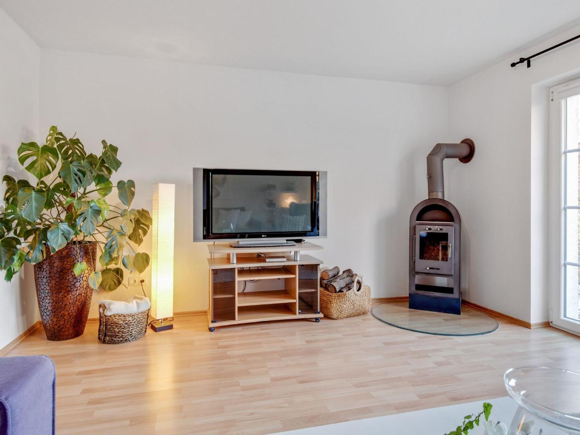 Enticing Holiday Home In Oldenburg With Garden Near Sea Dannau ภายนอก รูปภาพ