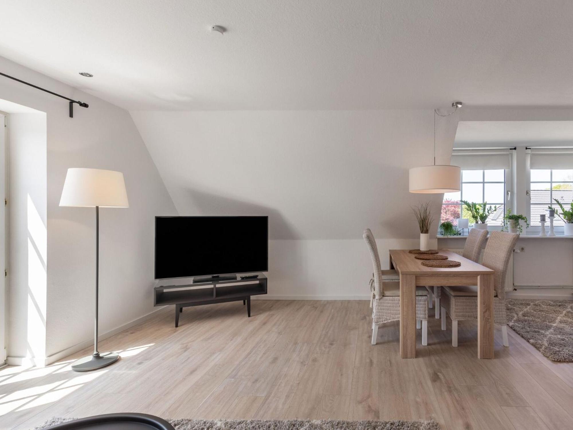 Enticing Holiday Home In Oldenburg With Garden Near Sea Dannau ภายนอก รูปภาพ