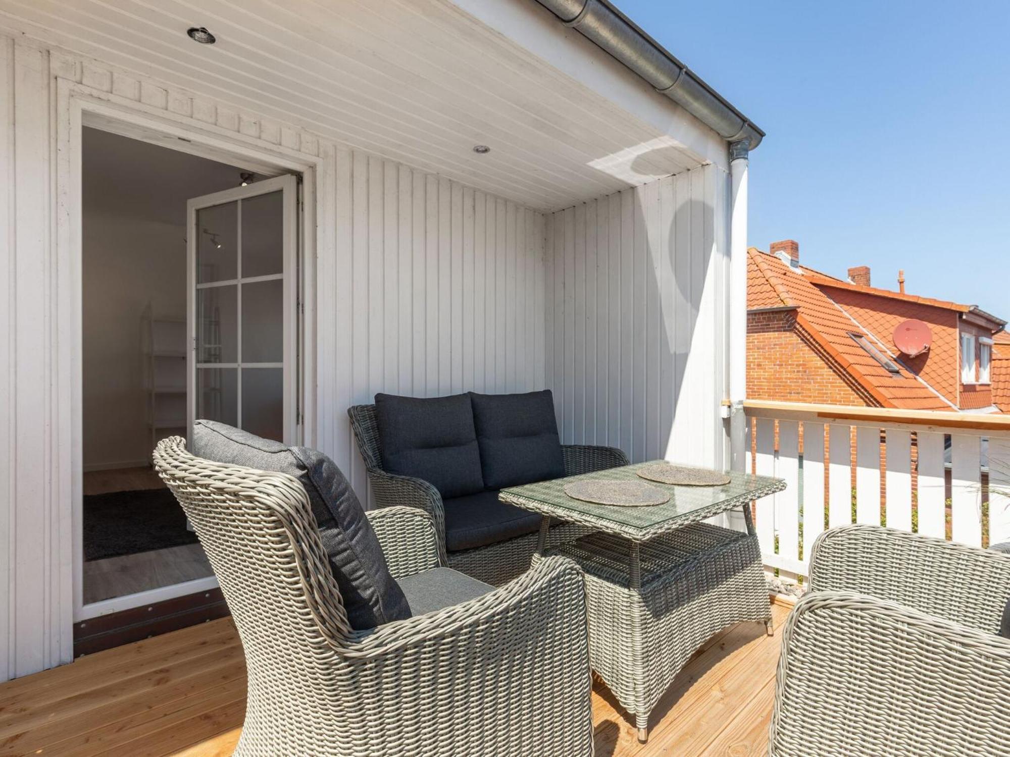 Enticing Holiday Home In Oldenburg With Garden Near Sea Dannau ภายนอก รูปภาพ
